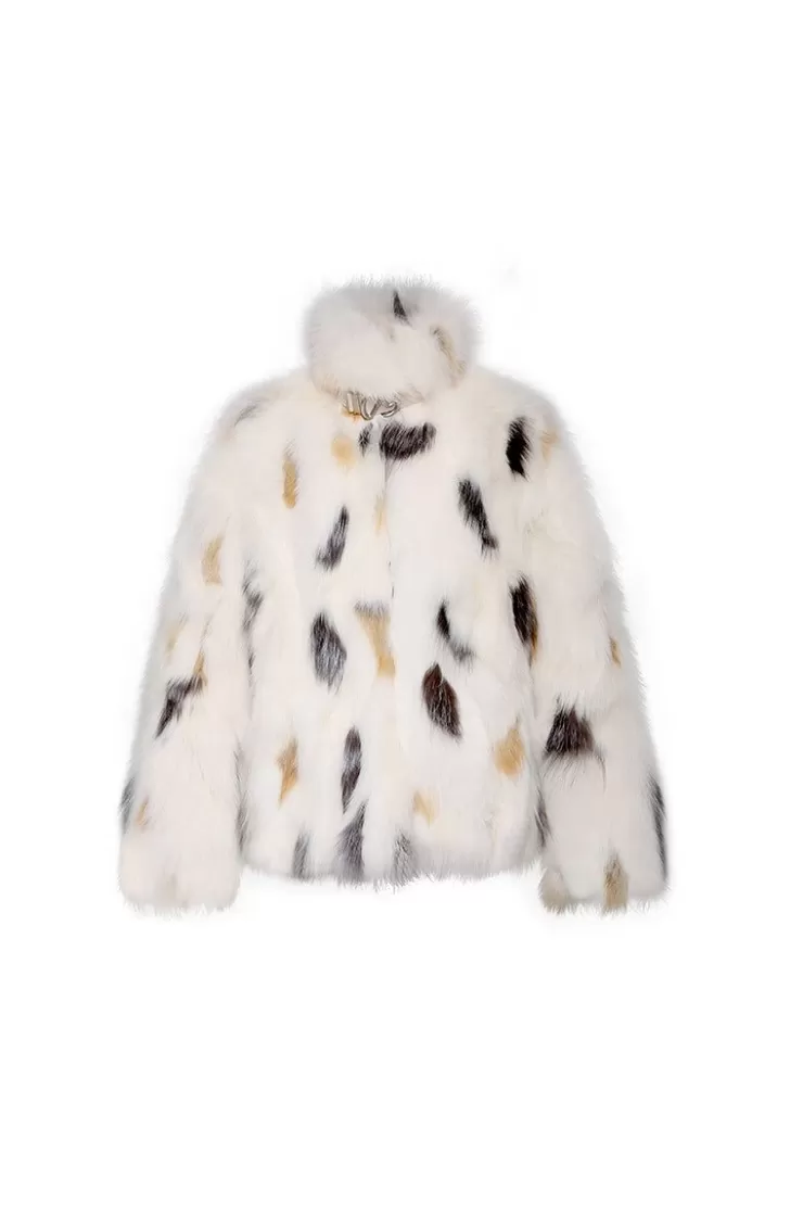 Ozlana Ochre Buckle Collar Fox Fur Jacket (Cream White) | Women Omniverse: Milan Runway Collection